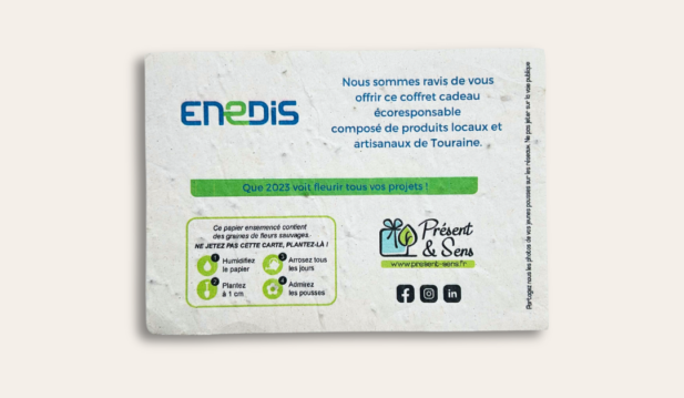 Carte de format A6 Enedis et des textes sont écrit.