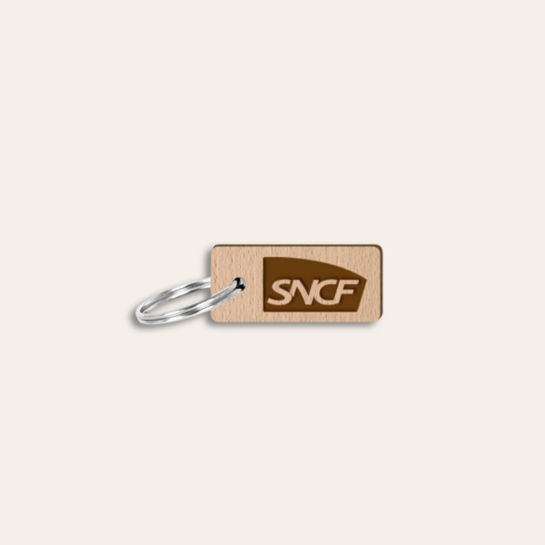 Porte-clé rectangle et fait de bois au nom de la SNCF.