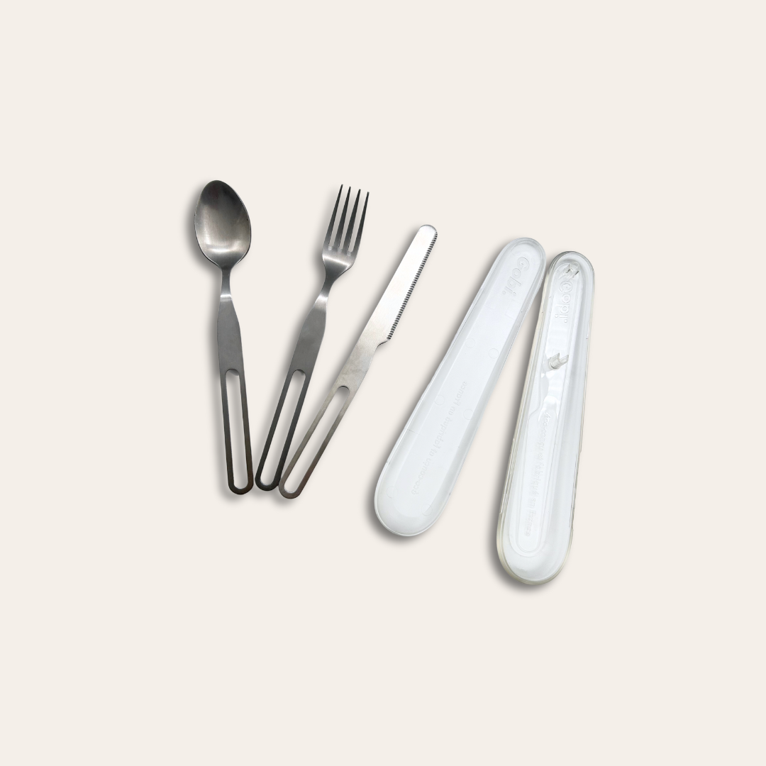 Couverts inox et étui Couverts inox et étui en plastique recyclable.