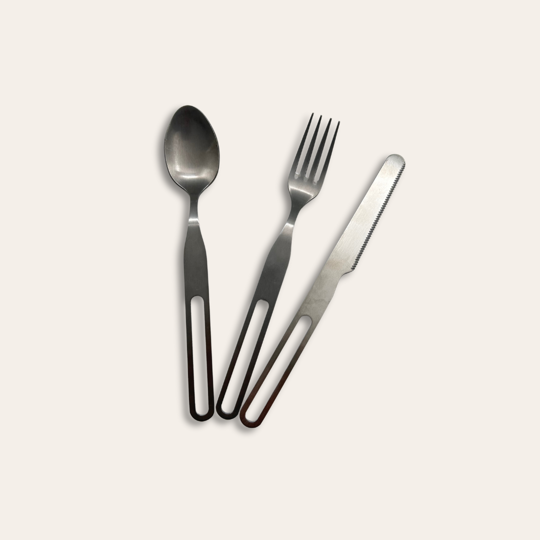 Couverts inox Cuillère, fourchette et couteau en inox.