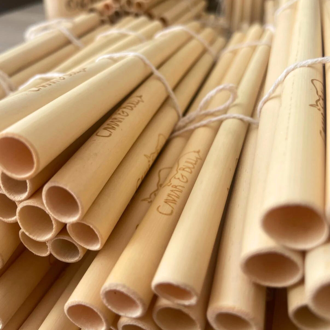 Paille en bambou personnalisable Zoom sur des pailles en bambou.