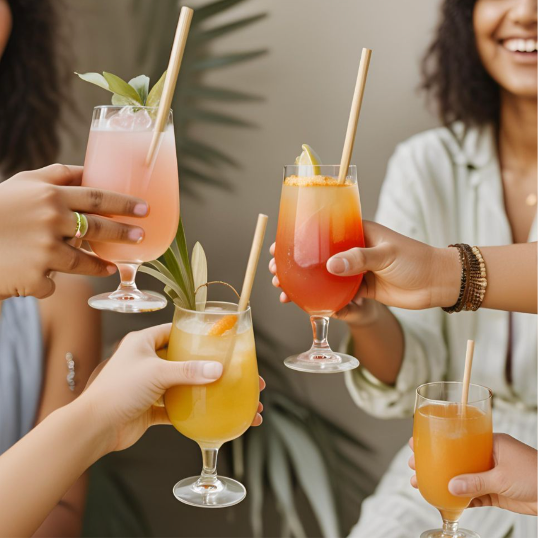 Paille en bambou publicitaire Personnes tenant leur cocktails avec une paille dedans.