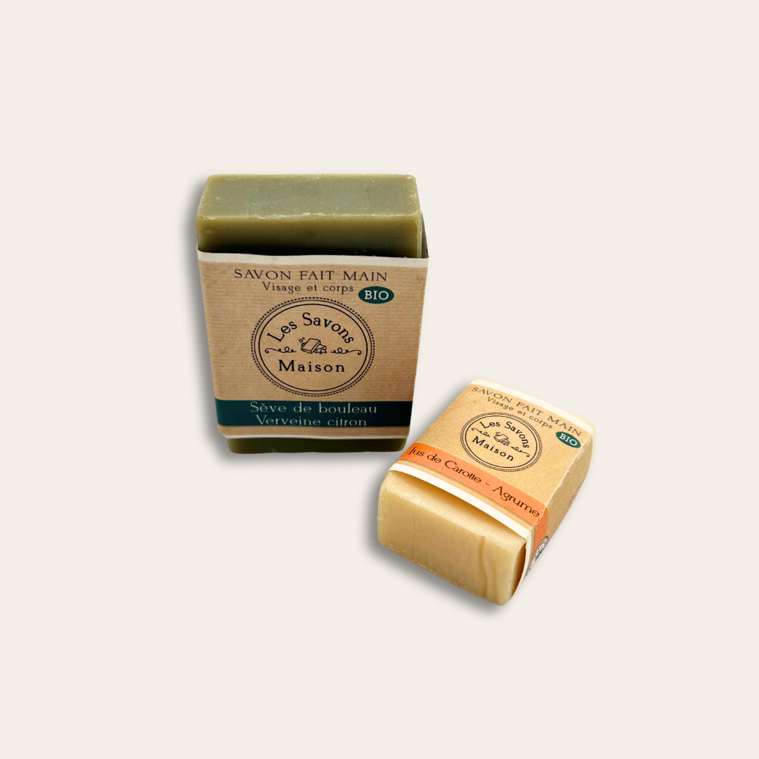 Savon Bio 50g 100g Deux savons fait main, un grand et un petit, pour visage et corps.