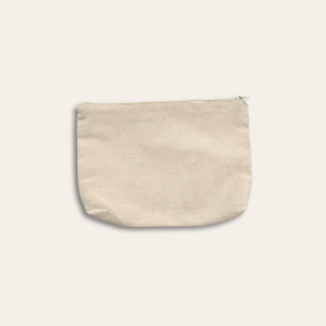 Trousse coloris beige.