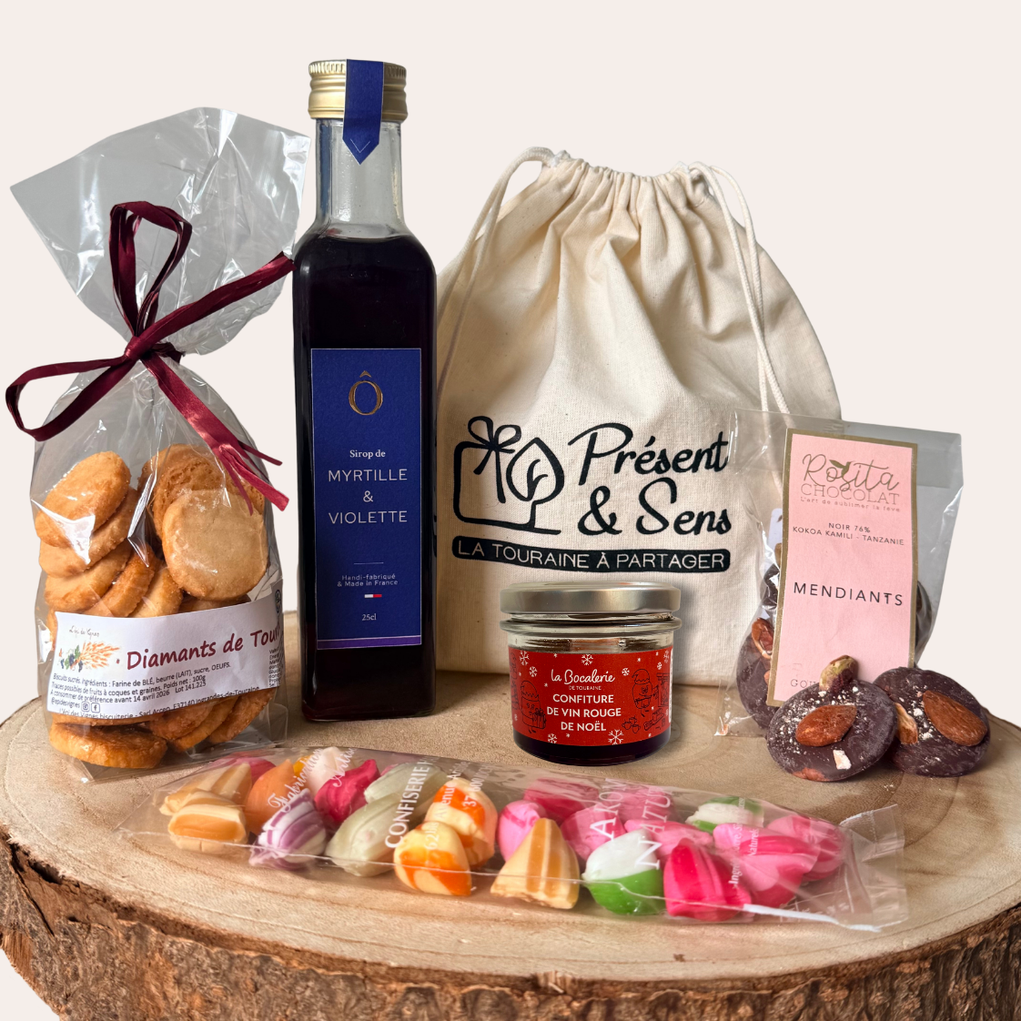 coffret fêtes confiture de vin de noël coffret spécial fêtes avec biscuits, berlingots, sirop myrtille et violette, mendiants et confiture de vin de noël