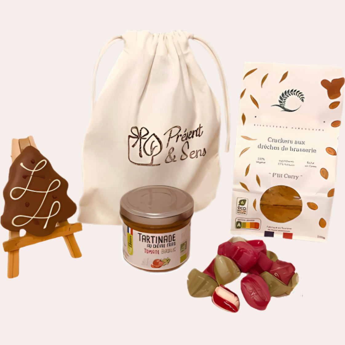 coffret spécial fêtes sapin en guimauve enrobé de chocolat avec pochon et tartinade de chèvre tomate basilic crackers curry et berlingots