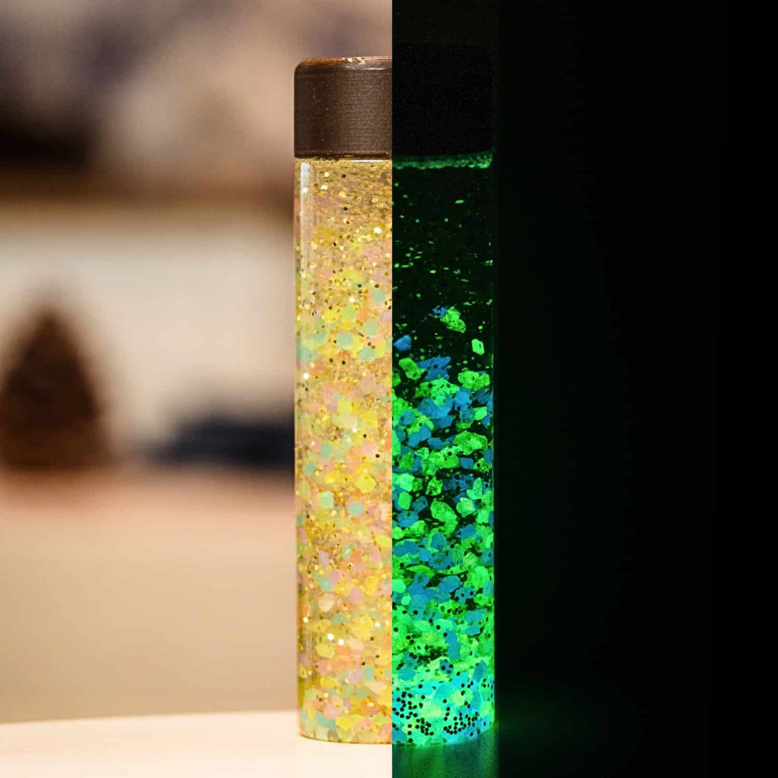 Bouteille sensorielle jaune verte et rose phosphorescente (s'illumine dans le noir